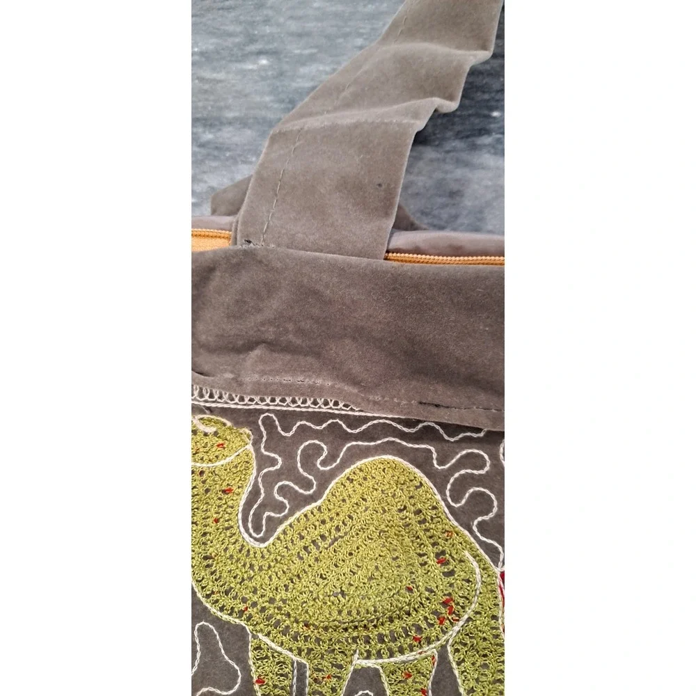 Large‎ Grey Velvet Zippered Tote Bag With Green And Red Embroidered Camels